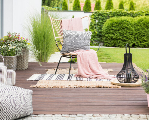 Real,Photo,Of,A,White,Pillow,And,Pink,Blanket,On